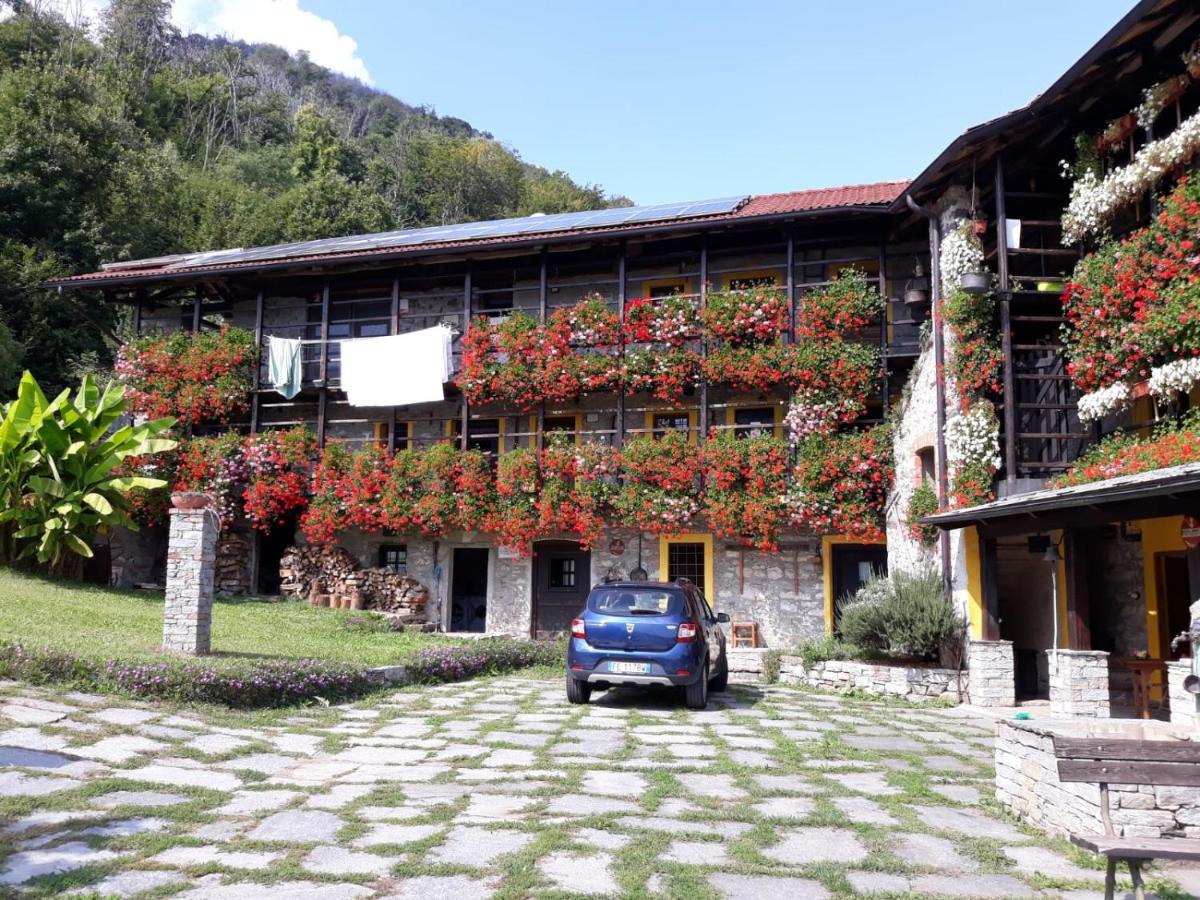 B&B "La Baita Delle Coccinelle" Varallo Bagian luar foto