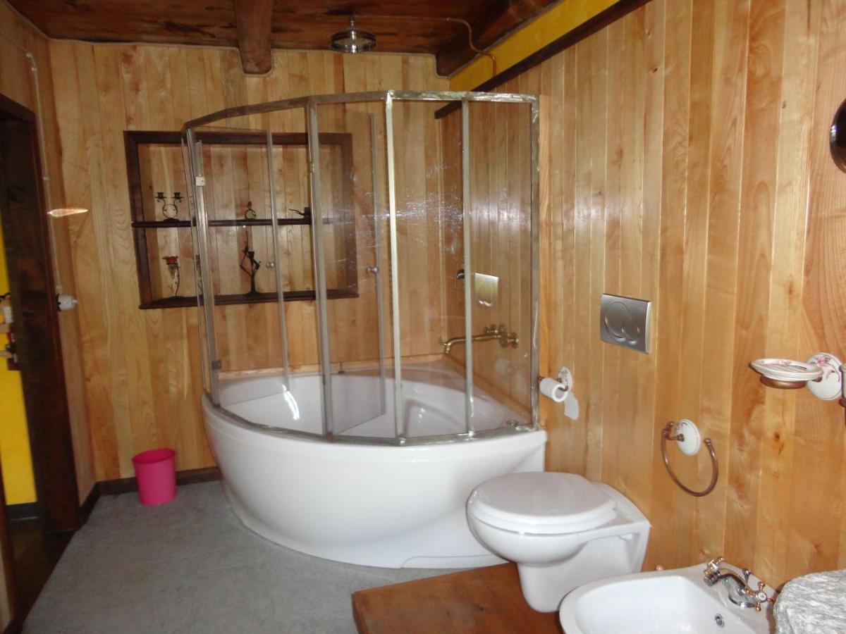 B&B "La Baita Delle Coccinelle" Varallo Bagian luar foto